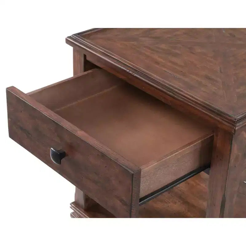 Tavolino in legno Bridgton Square con cassetto da 21" - Ciliegio